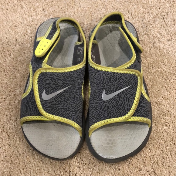 nike green sandals